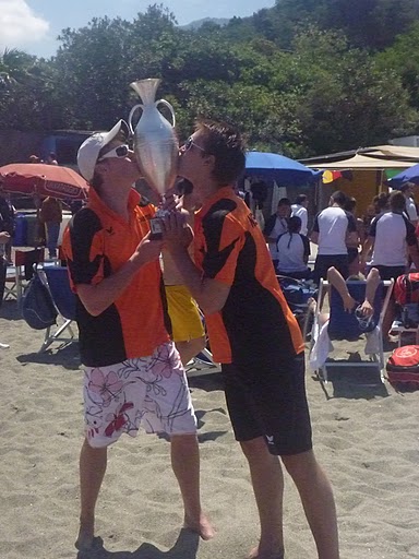 Sjors (rechts) en Ruud met de Trofeo Isola D'Ischia in Ischia eerder dit jaar.