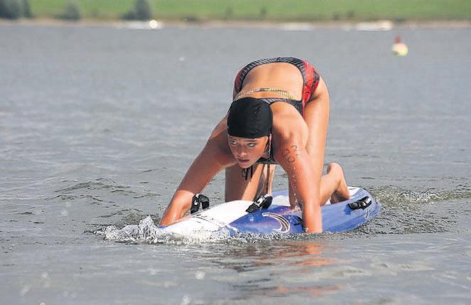 Het Alblasserdamse zwemtalent Tanja van Essen neemt volgende week deel aan de European Junior Championships Life Saving 2009.